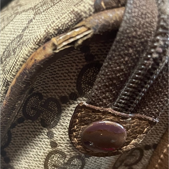 Authentic Vintage Gucci Bag - Picture 11 of 15
